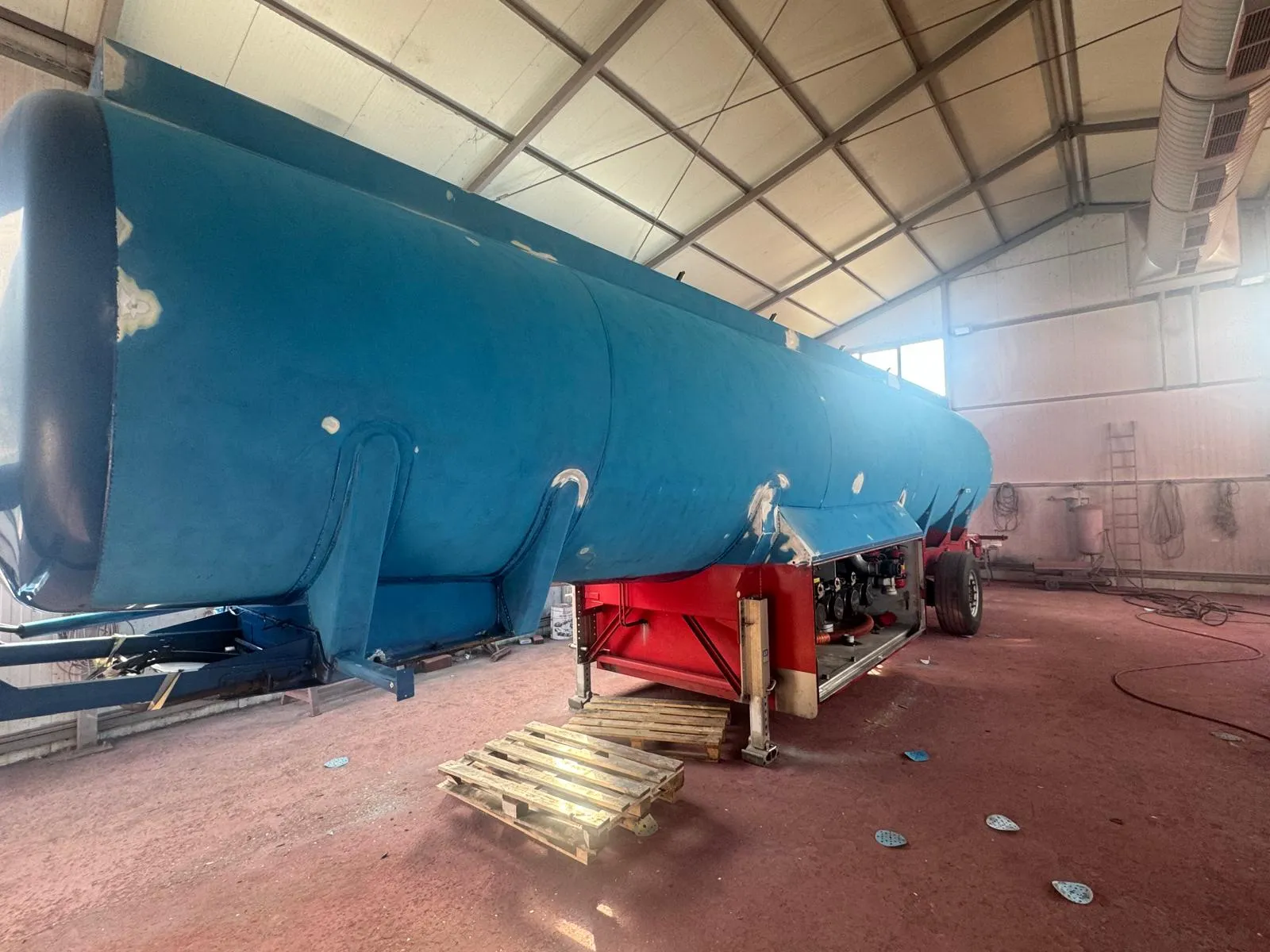 Autocisterna prije uređenja